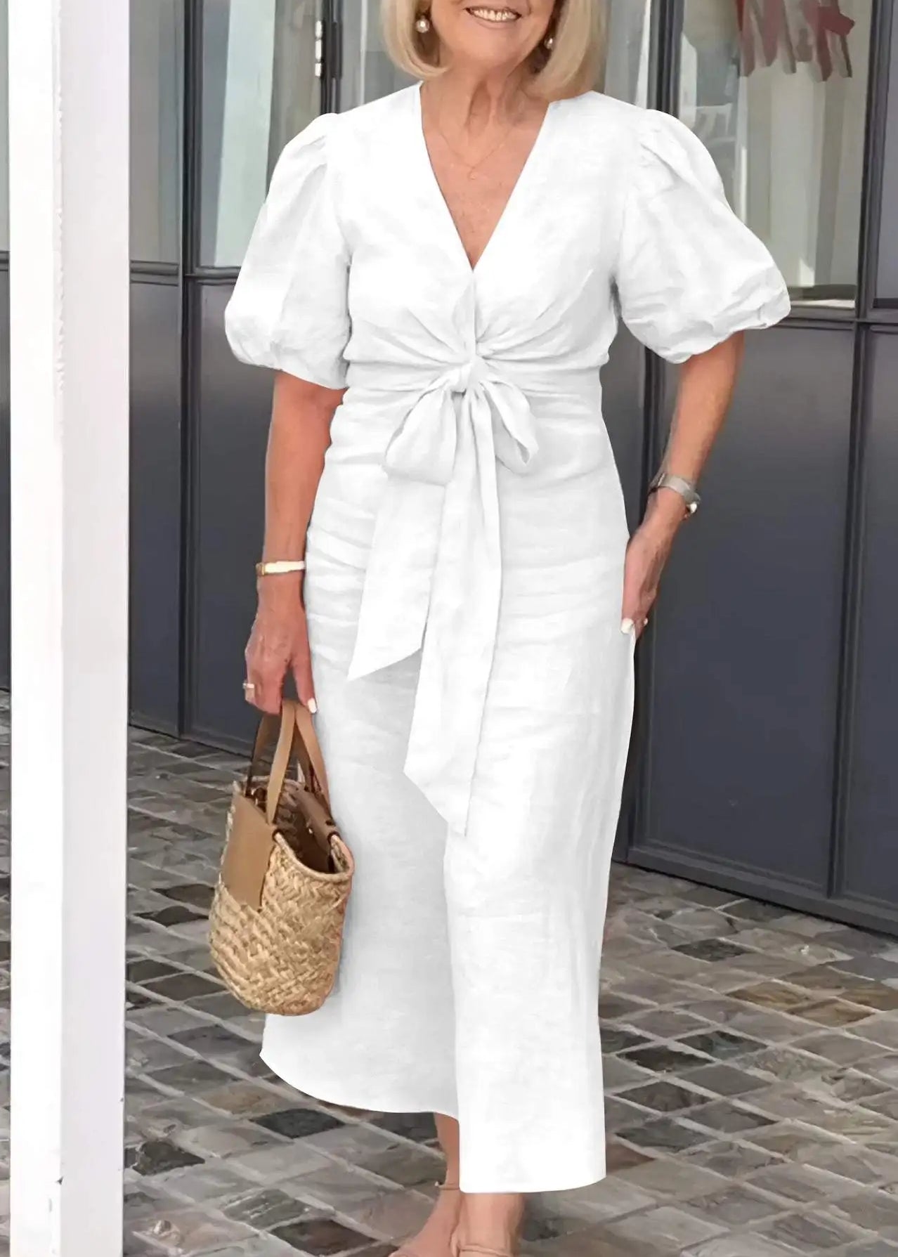 LYNORA | ROBE MIDI ÉLÉGANTE À ENCOLURE EN V